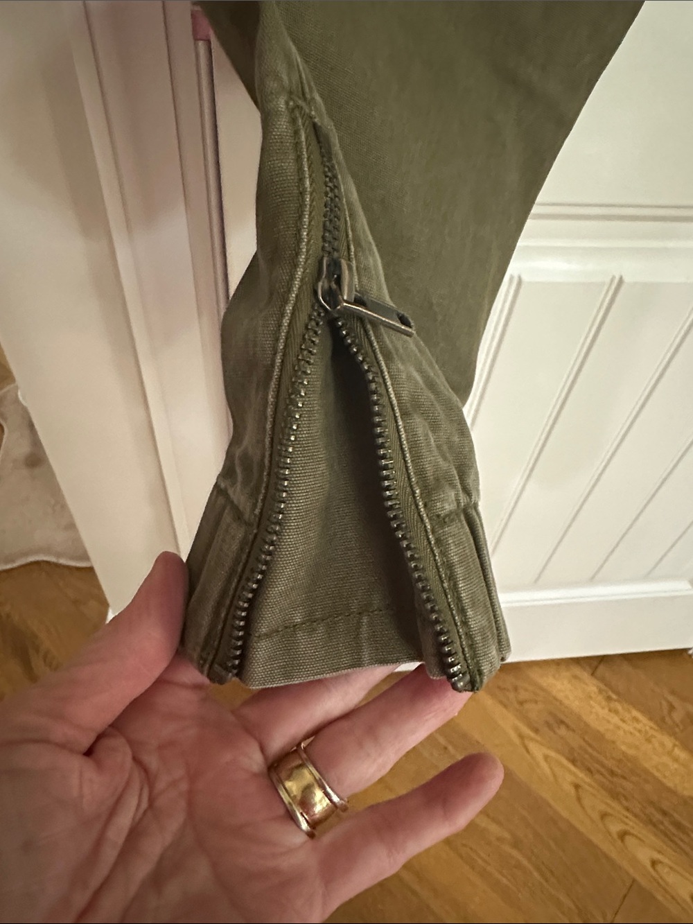 Gap Men's Olive Green Drawstring Jogger Pants large - Picture 4 of 5